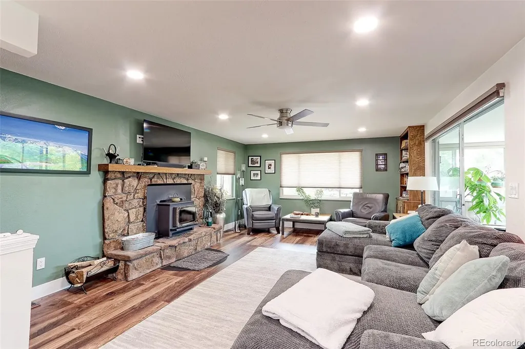 8118 W 69th Way Arvada CO 80004