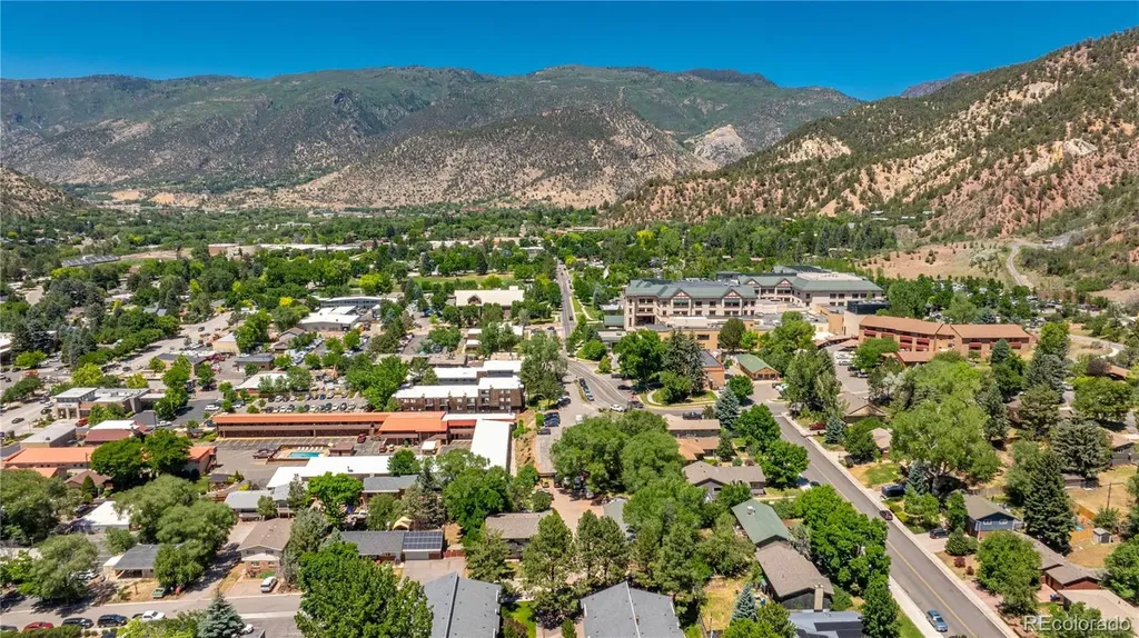 2015 Blake Avenue Glenwood Springs CO 81601