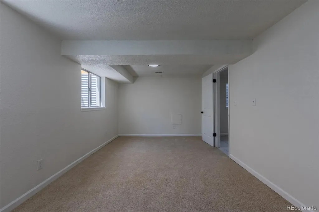 4464 Davenport Way Denver CO 80239