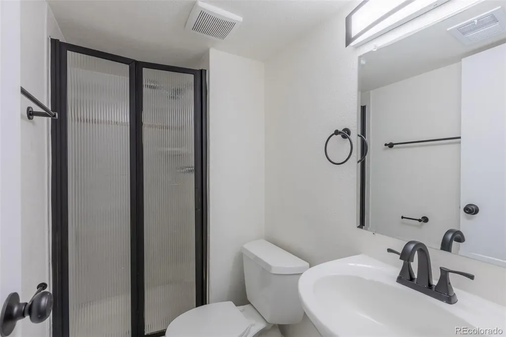 4464 Davenport Way Denver CO 80239