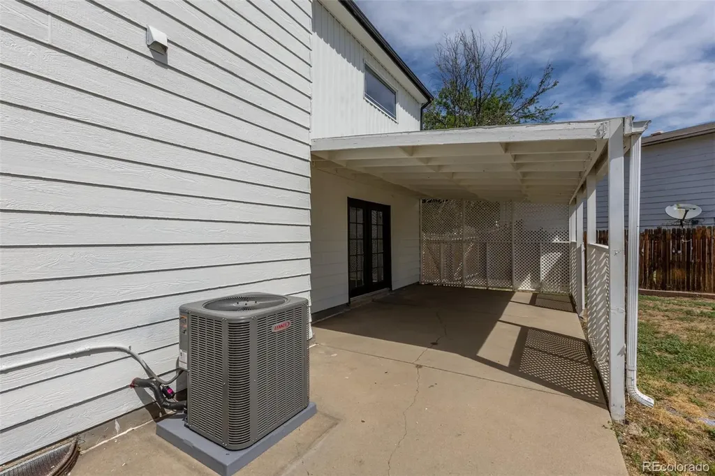 4464 Davenport Way Denver CO 80239