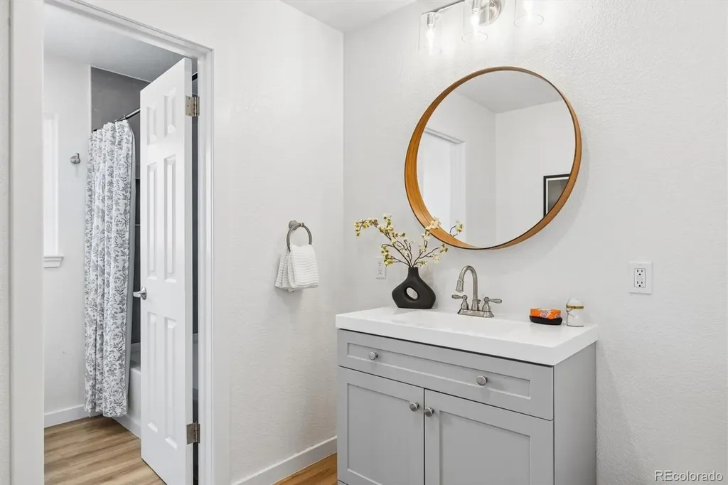 1888 S Filbert Court Denver CO 80222