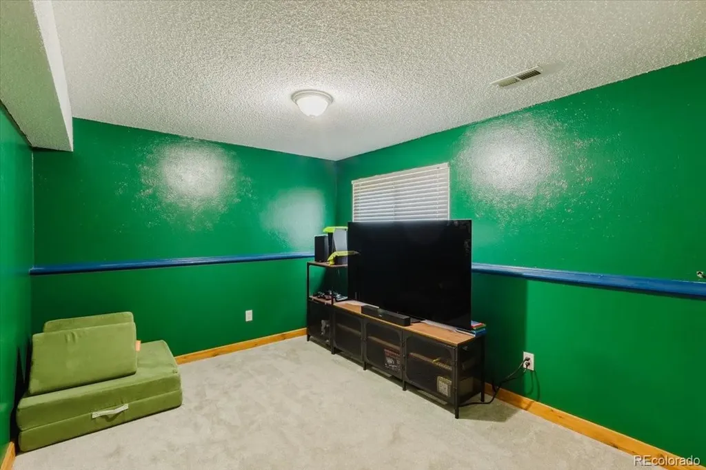 4933 Quari Street Denver CO 80239