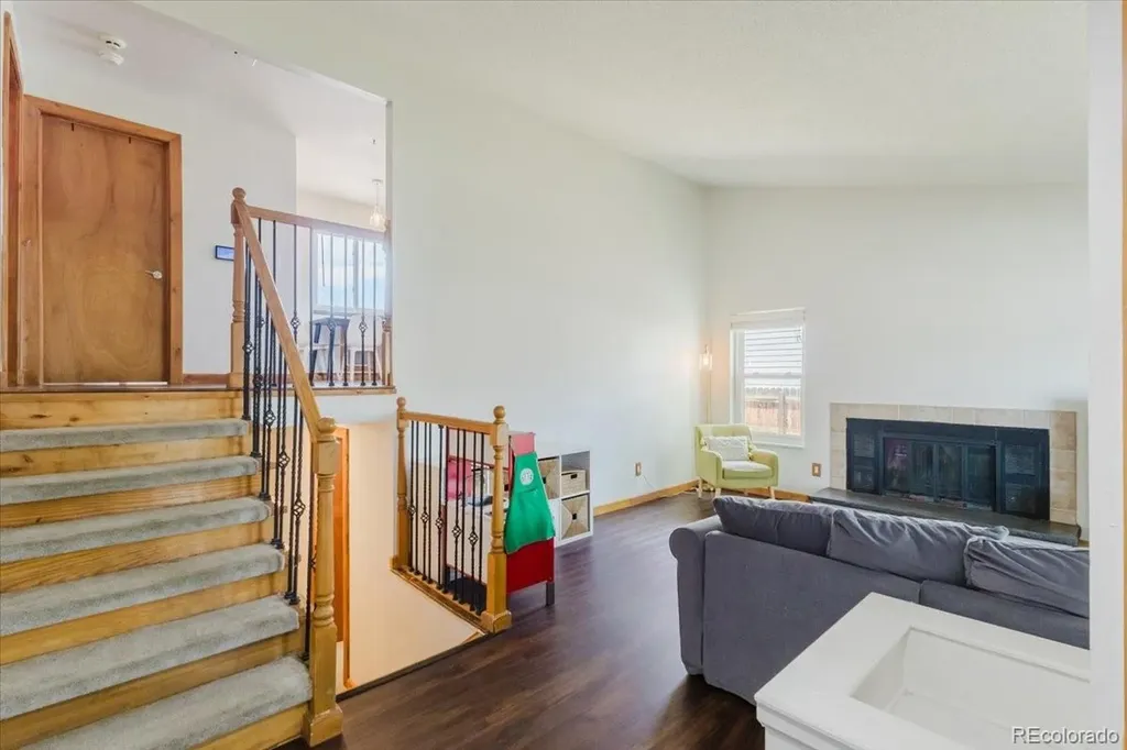 4933 Quari Street Denver CO 80239