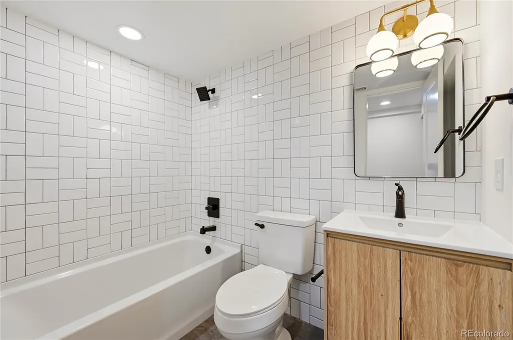 2466 S Krameria Street Denver CO 80222