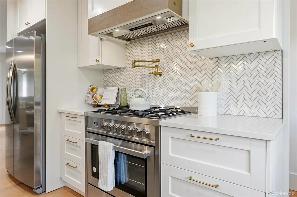 2466 S Krameria Street Denver CO 80222