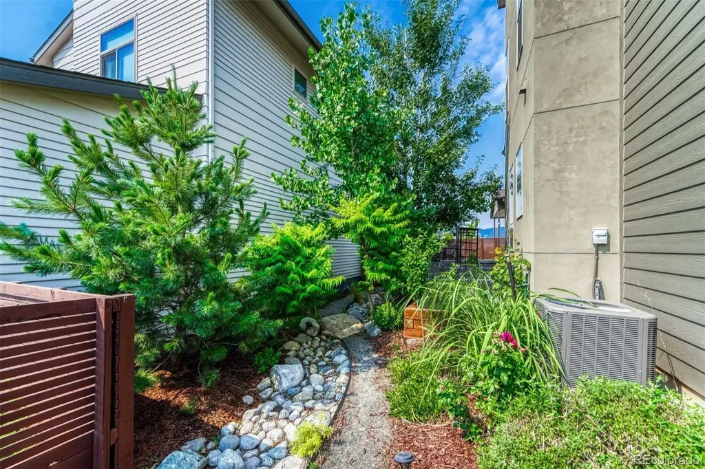 9568 Middle Fork Street Littleton CO 80125