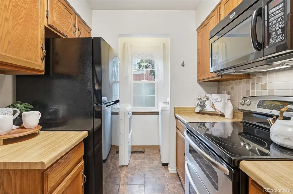 12043 E Hoye Drive Aurora CO 80012