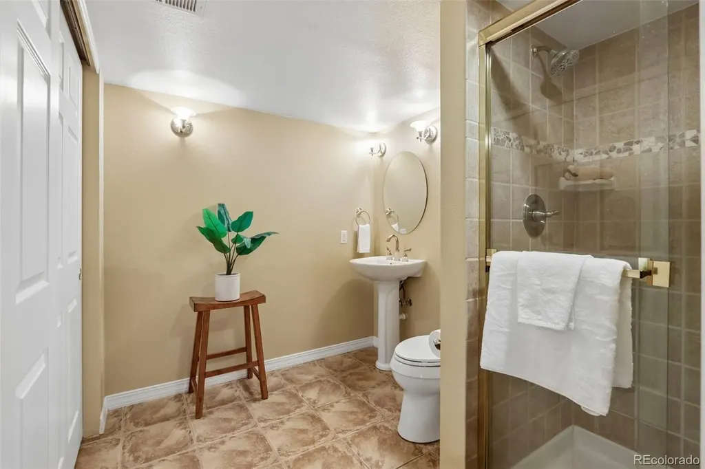 7154 Burgundy Drive Niwot CO 80503