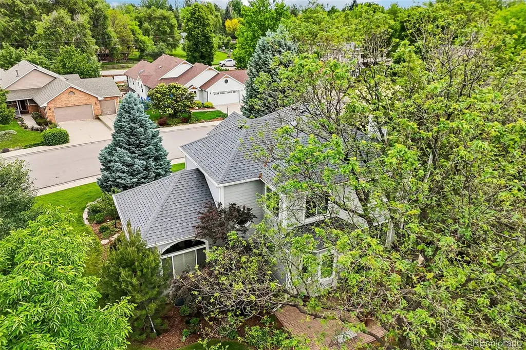 7154 Burgundy Drive Niwot CO 80503