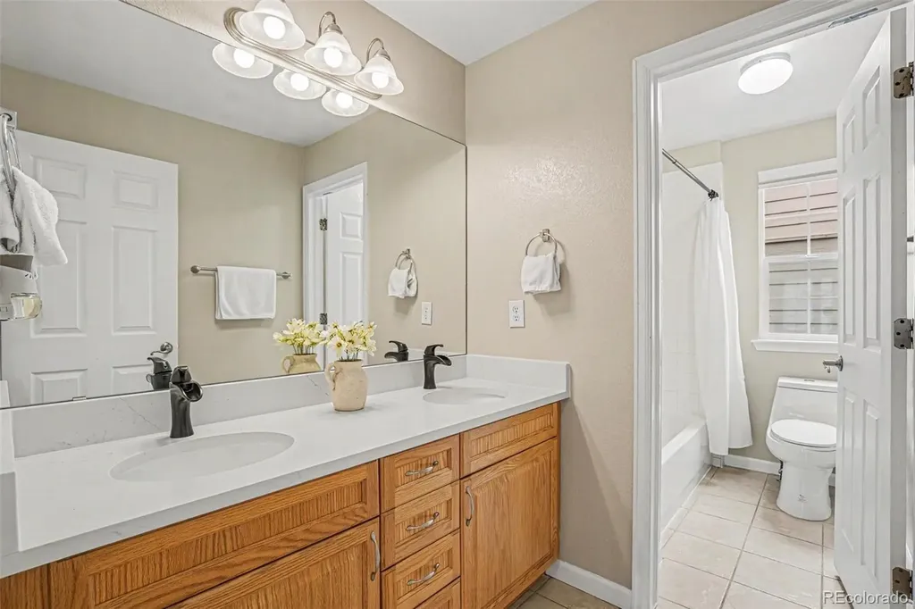 1372 S Duquesne Court Aurora CO 80018