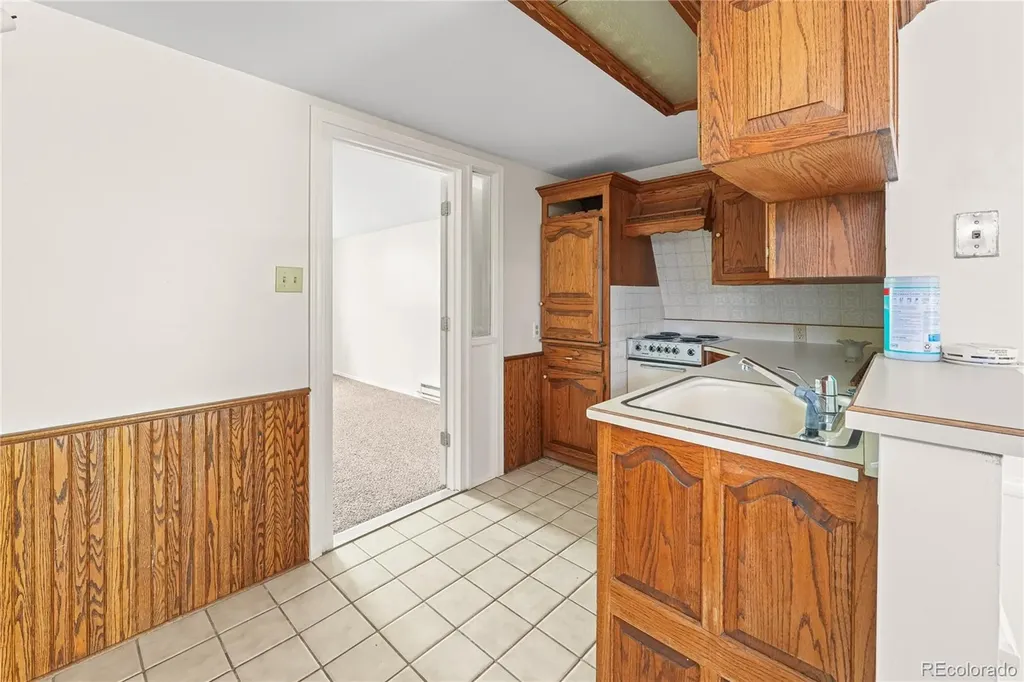 21400 E 11th Avenue Aurora CO 80018