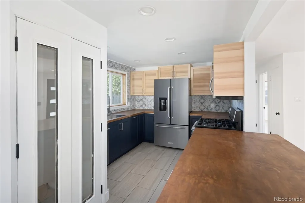 794 Galena Street Aurora CO 80010