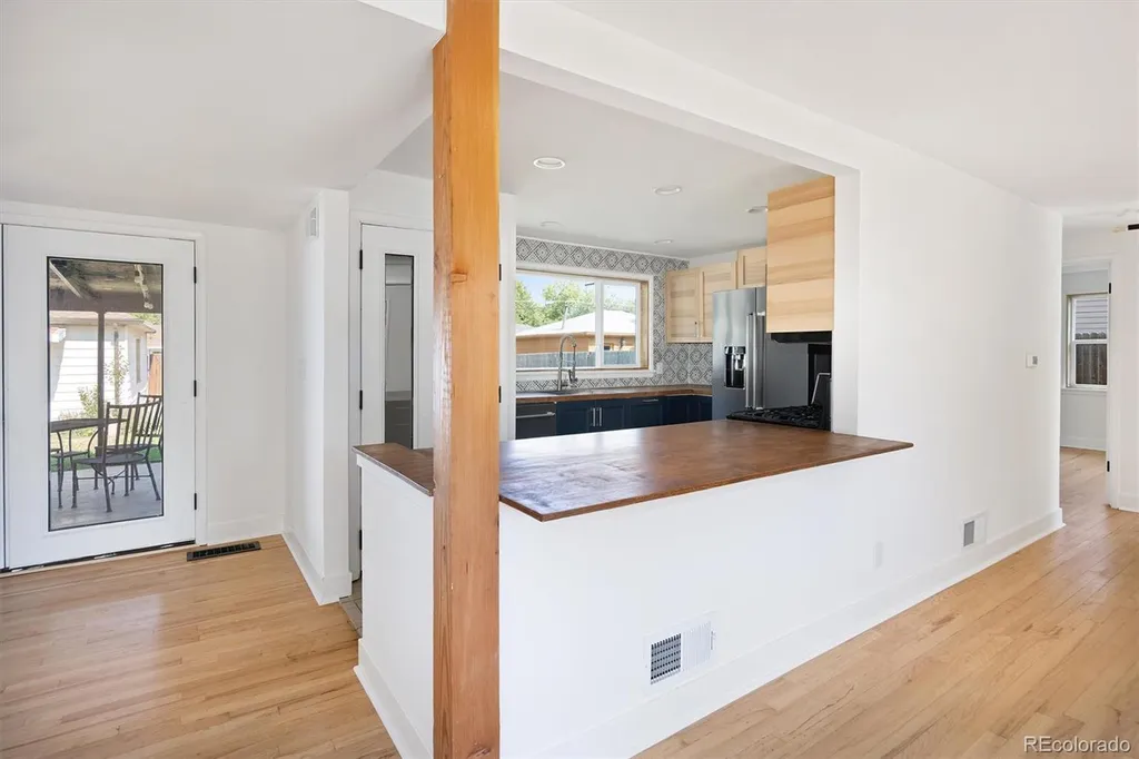794 Galena Street Aurora CO 80010
