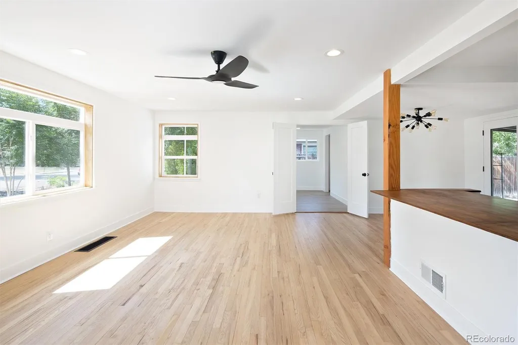 794 Galena Street Aurora CO 80010