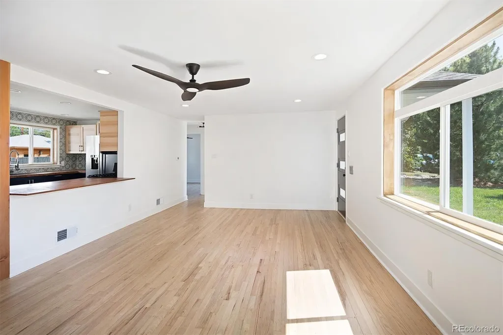794 Galena Street Aurora CO 80010