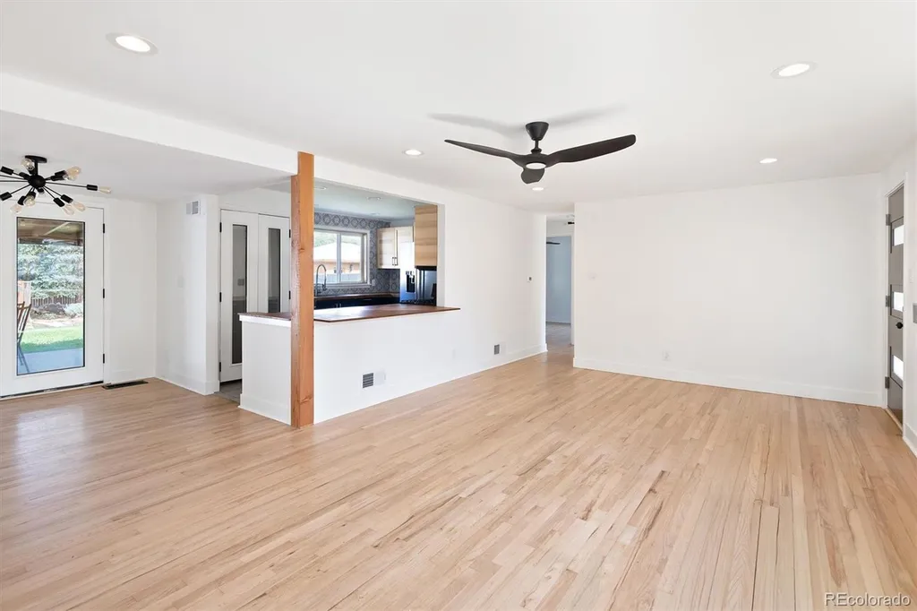 794 Galena Street Aurora CO 80010