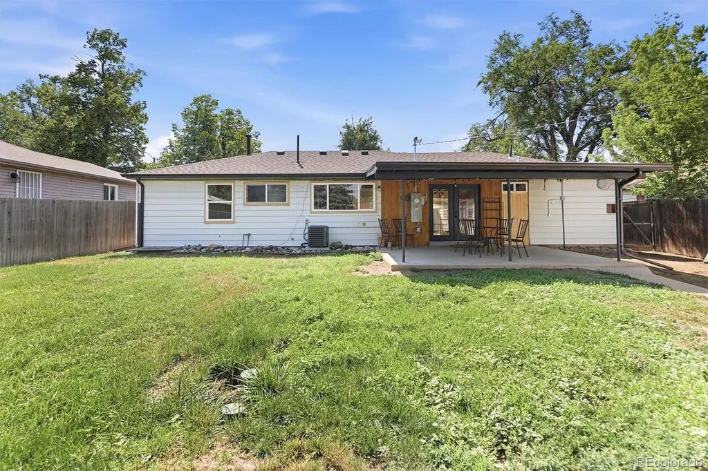 794 Galena Street Aurora CO 80010