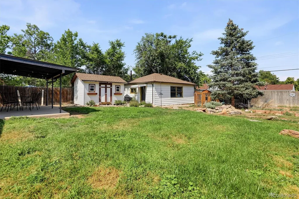 794 Galena Street Aurora CO 80010