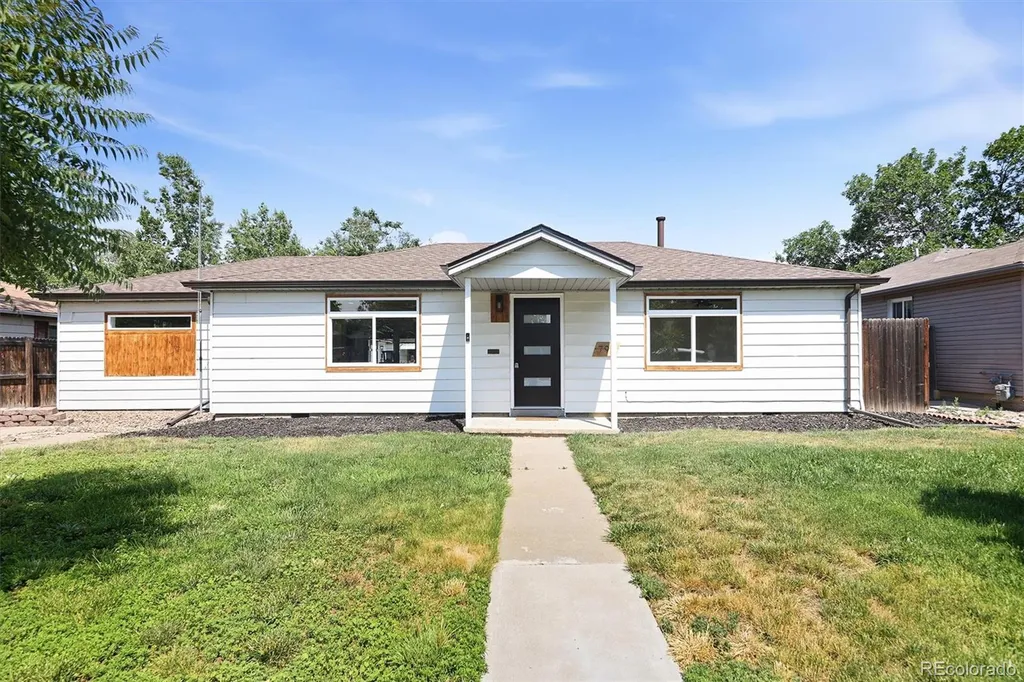 794 Galena Street Aurora CO 80010