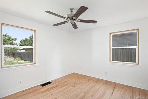 794 Galena Street Aurora CO 80010