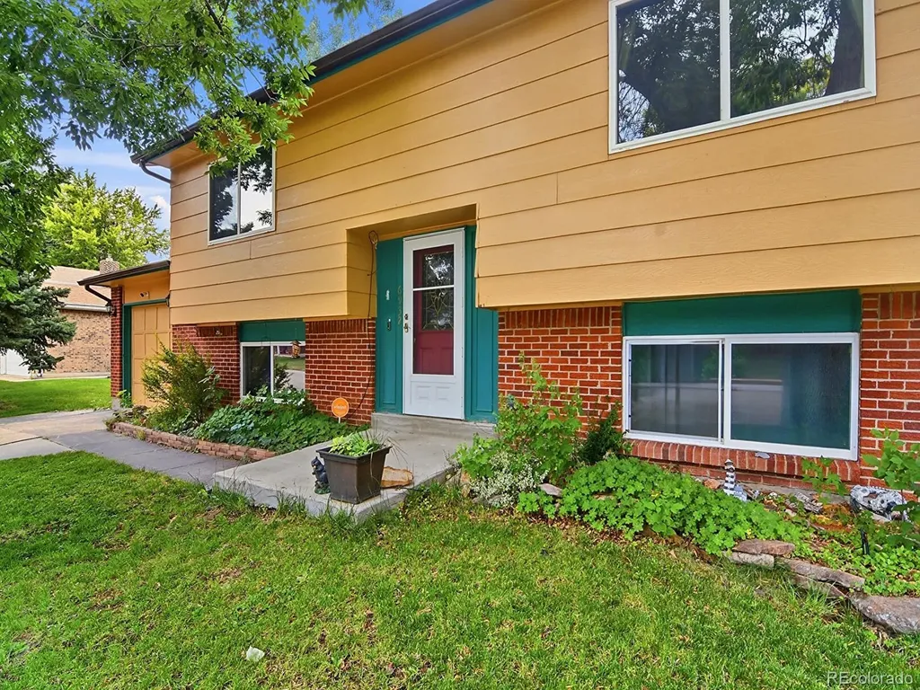 6932 Deframe Court Arvada CO 80004