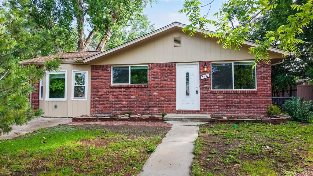 716 Goss Drive Longmont CO 80504