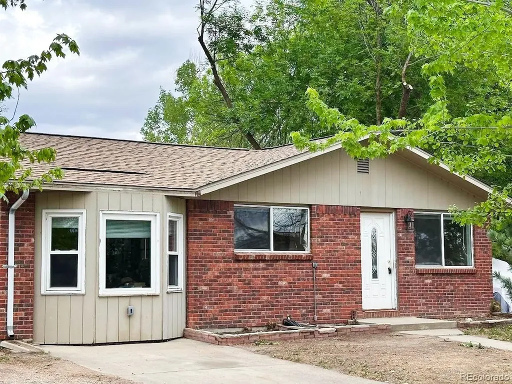 716 Goss Drive Longmont CO 80504