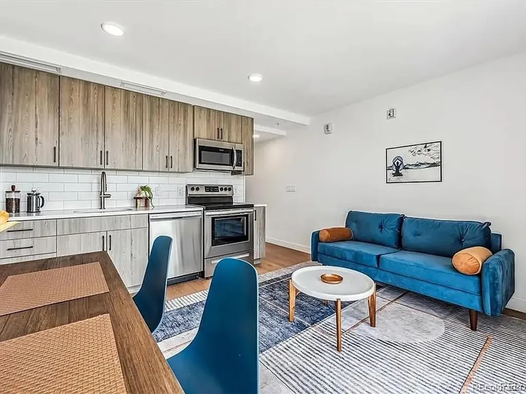 Denver CO, 3575 Chestnut Place, Unit 305