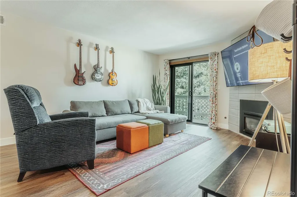 8335 Fairmount Drive Denver CO 80247