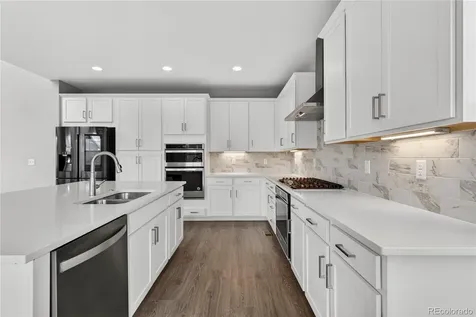 127 N Oak Hill Way Aurora CO 80018