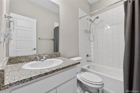 127 N Oak Hill Way Aurora CO 80018