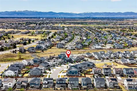 127 N Oak Hill Way Aurora CO 80018