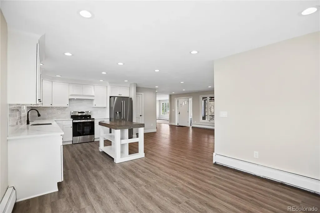 327 S Pine Street Elizabeth CO 80107