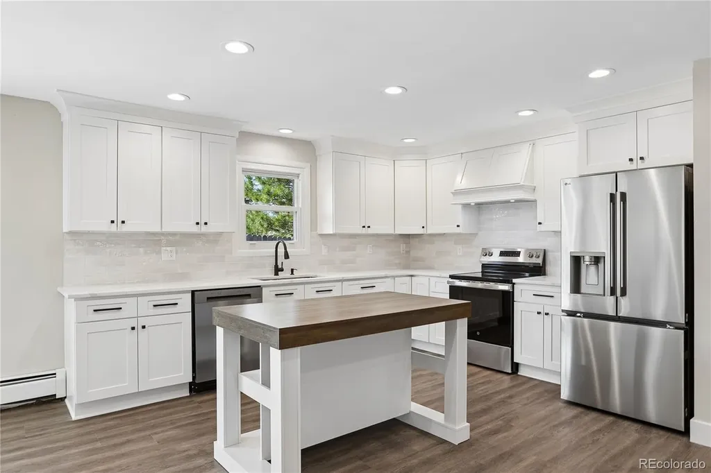327 S Pine Street Elizabeth CO 80107