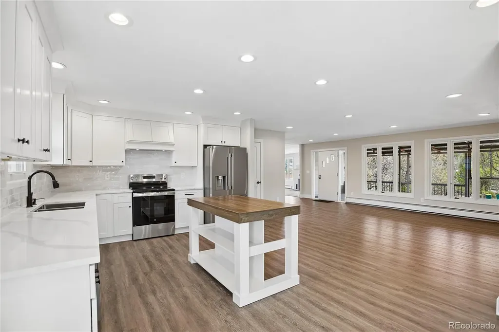 327 S Pine Street Elizabeth CO 80107