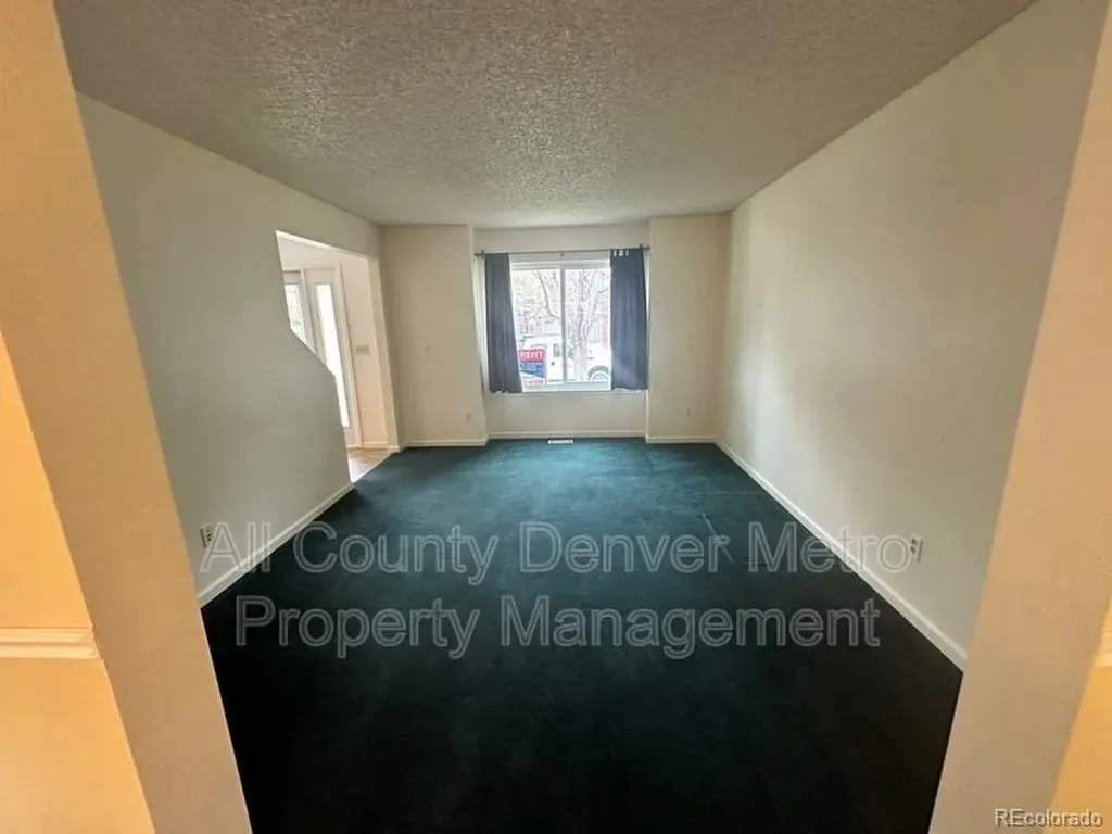1427 Mcintosh Avenue Broomfield CO 80020