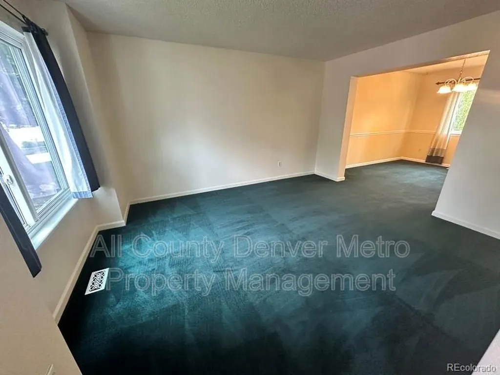 1427 Mcintosh Avenue Broomfield CO 80020
