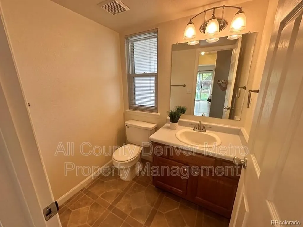 1427 Mcintosh Avenue Broomfield CO 80020