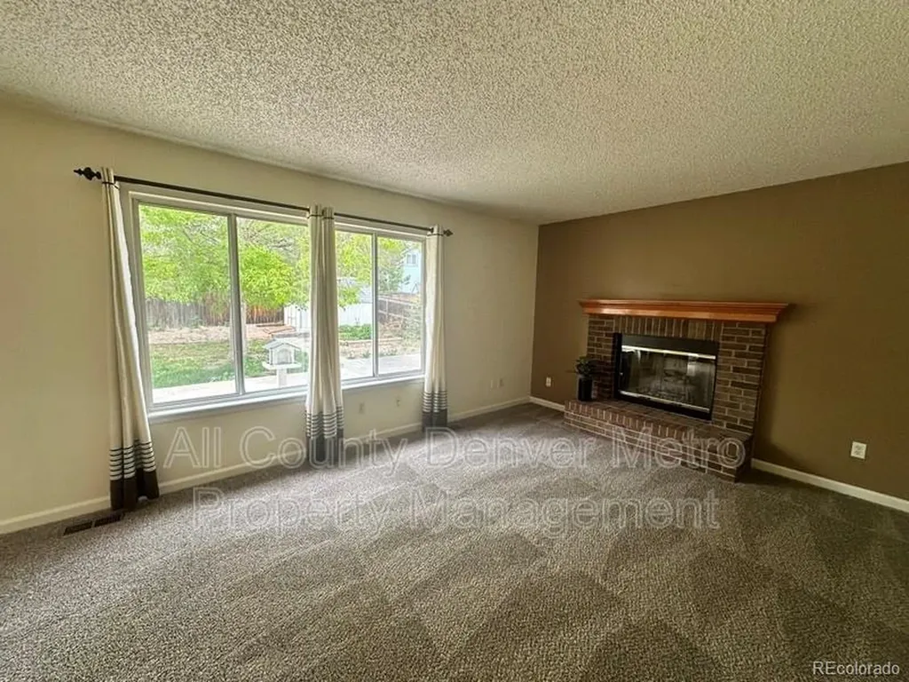 1427 Mcintosh Avenue Broomfield CO 80020