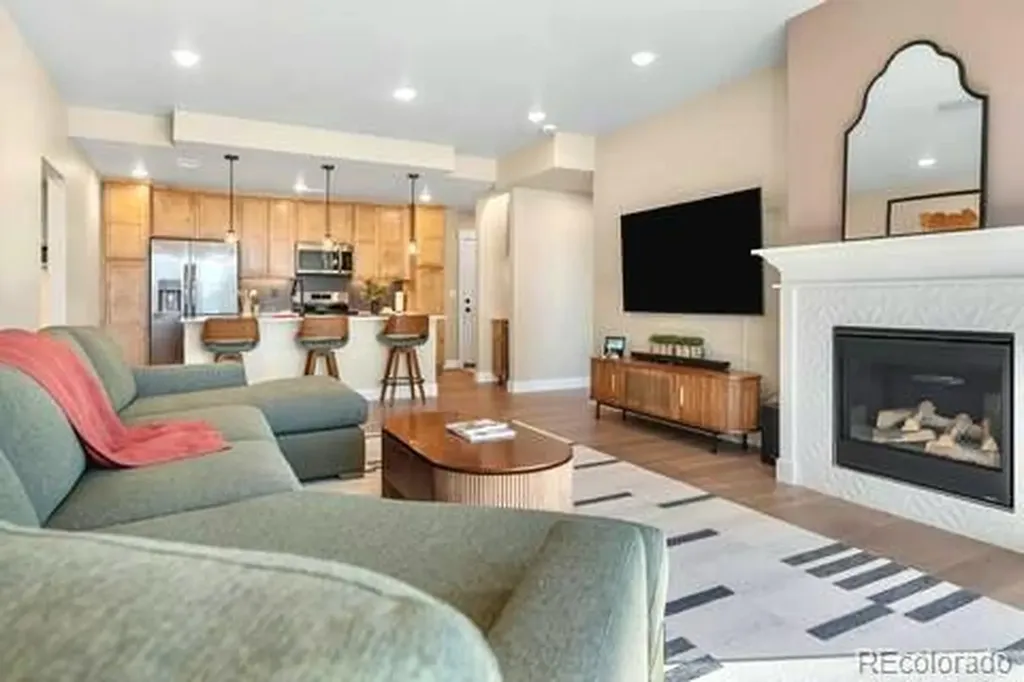 285 High Point Drive Longmont CO 80504