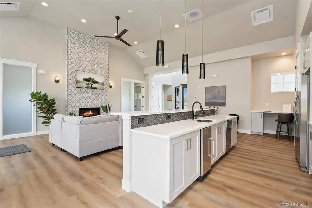 285 High Point Drive Longmont CO 80504