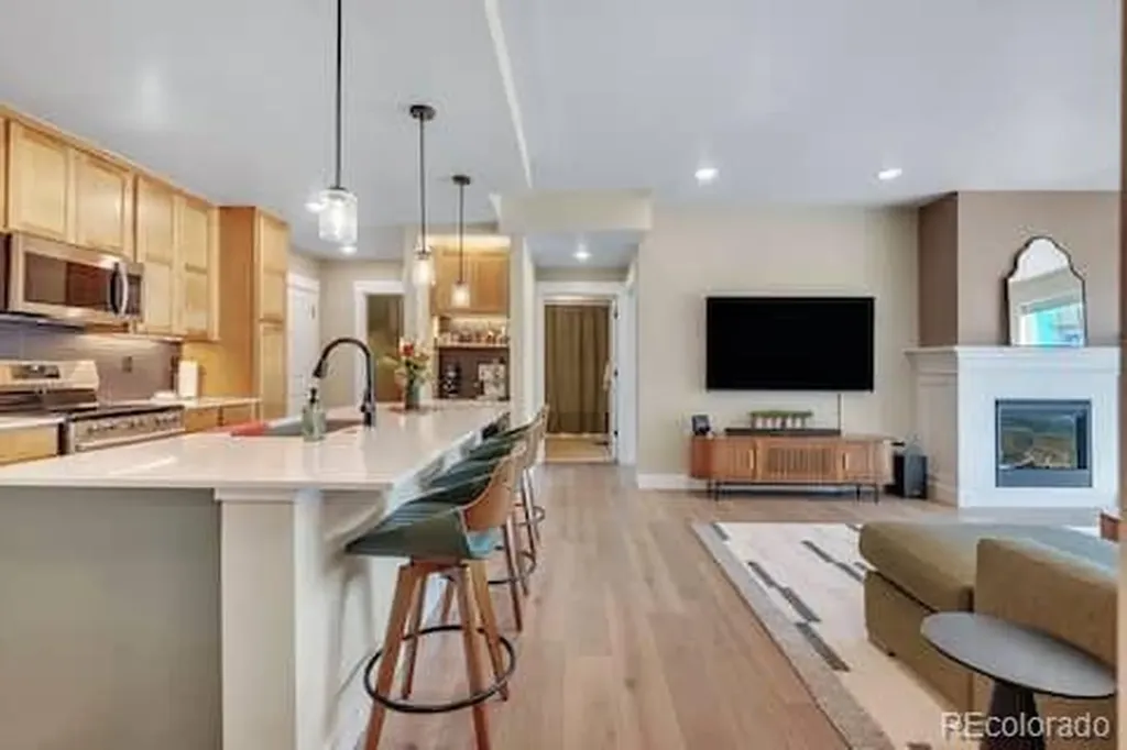 285 High Point Drive Longmont CO 80504