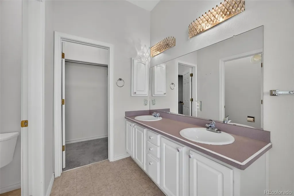 52731 E 19th Avenue Strasburg CO 80136