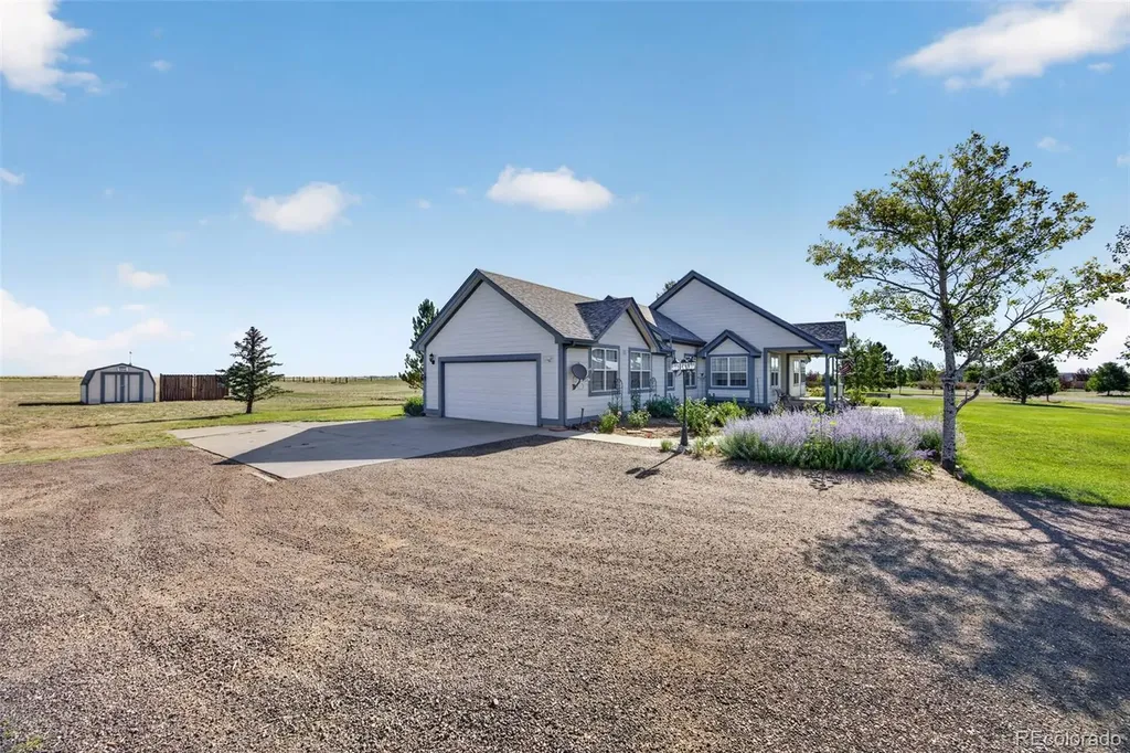52731 E 19th Avenue Strasburg CO 80136