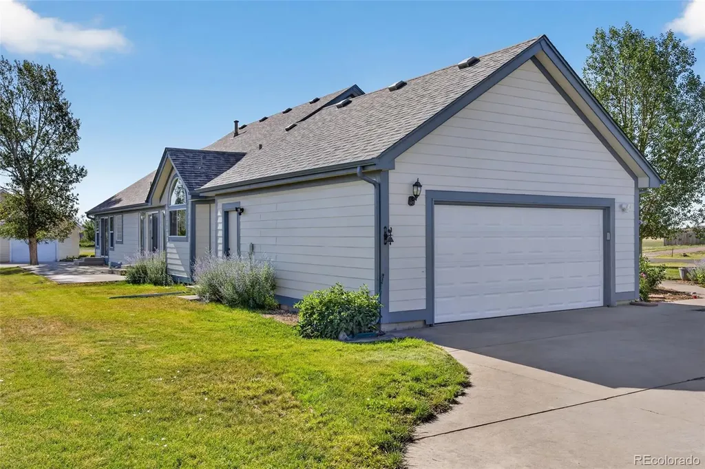 52731 E 19th Avenue Strasburg CO 80136