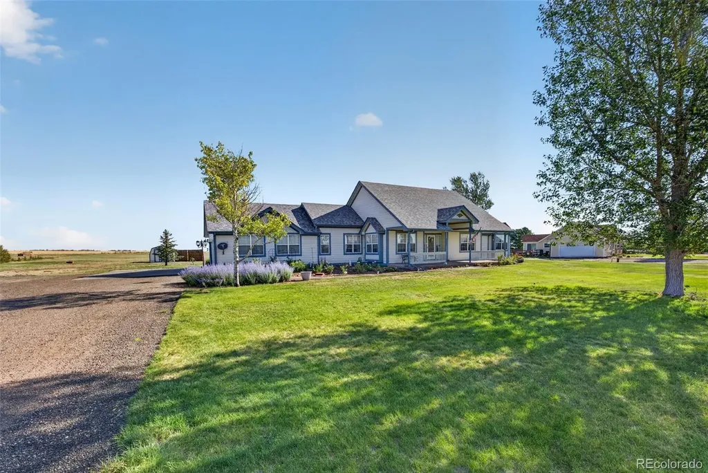 52731 E 19th Avenue Strasburg CO 80136