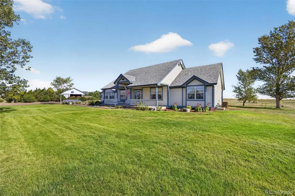 52731 E 19th Avenue Strasburg CO 80136