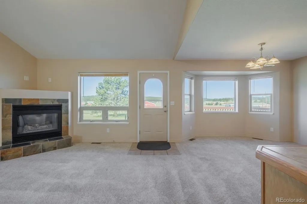 471 Duesouth Road Florissant CO 80816