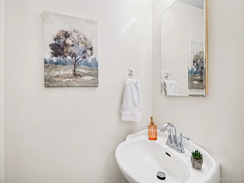 2155 E Noble Place Centennial CO 80121